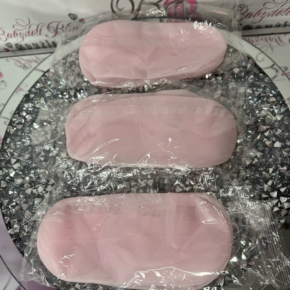 Silicone socks moisturizing winter cracking skin sleep luxury skincare feet 👣